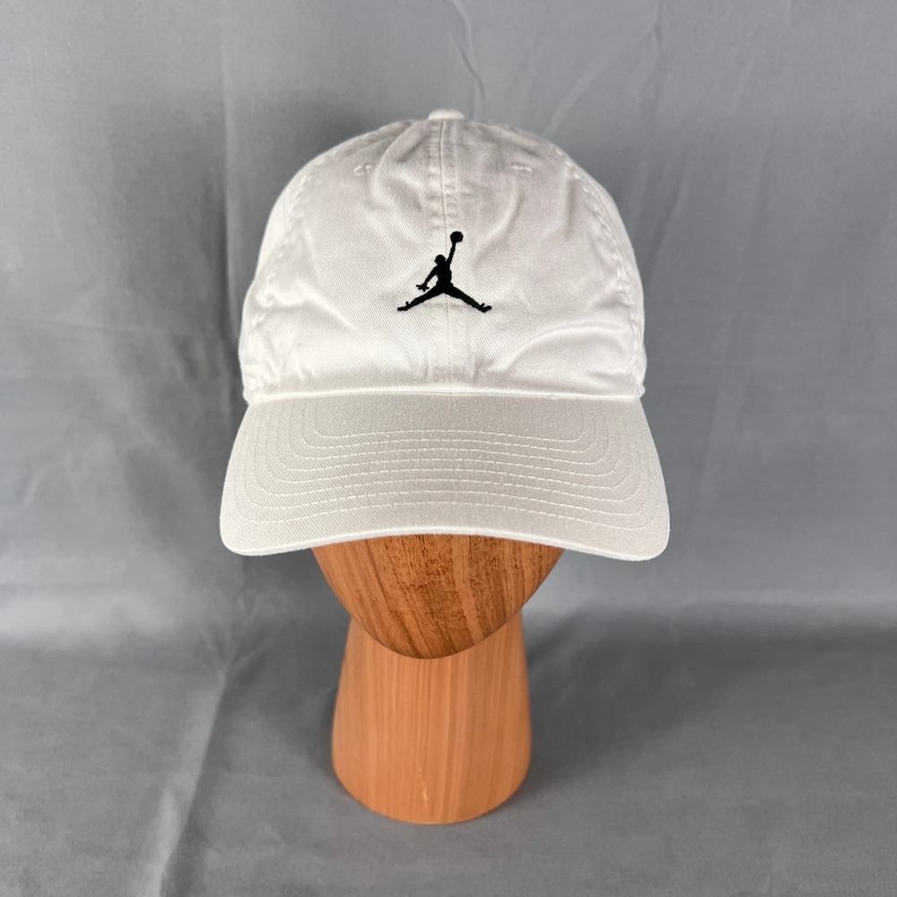 Jordan Baseball Club Cap Mens L/XL White Embroidered Jumpman Logo Adjustable